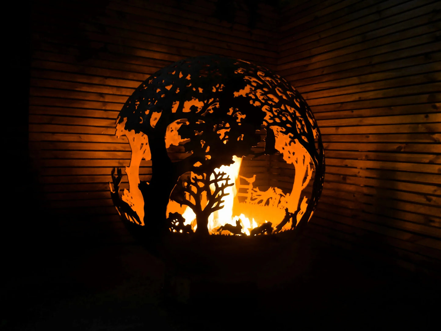 Brightstar Fires - Fire Sphere - English Country - Luxury Fire Pits