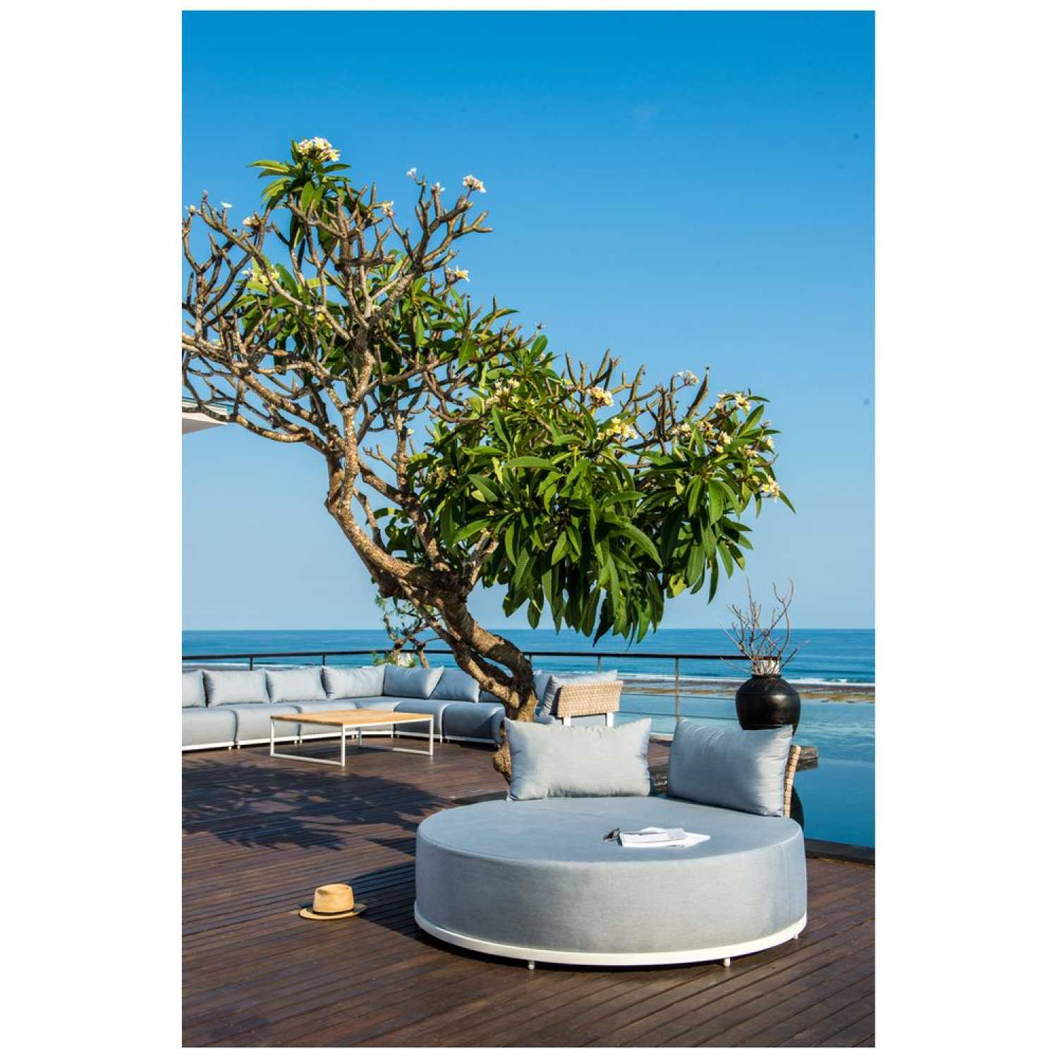 Windsor White Daybed - PadioLiving - Windsor White Daybed - Outdoor Daybed - PadioLiving