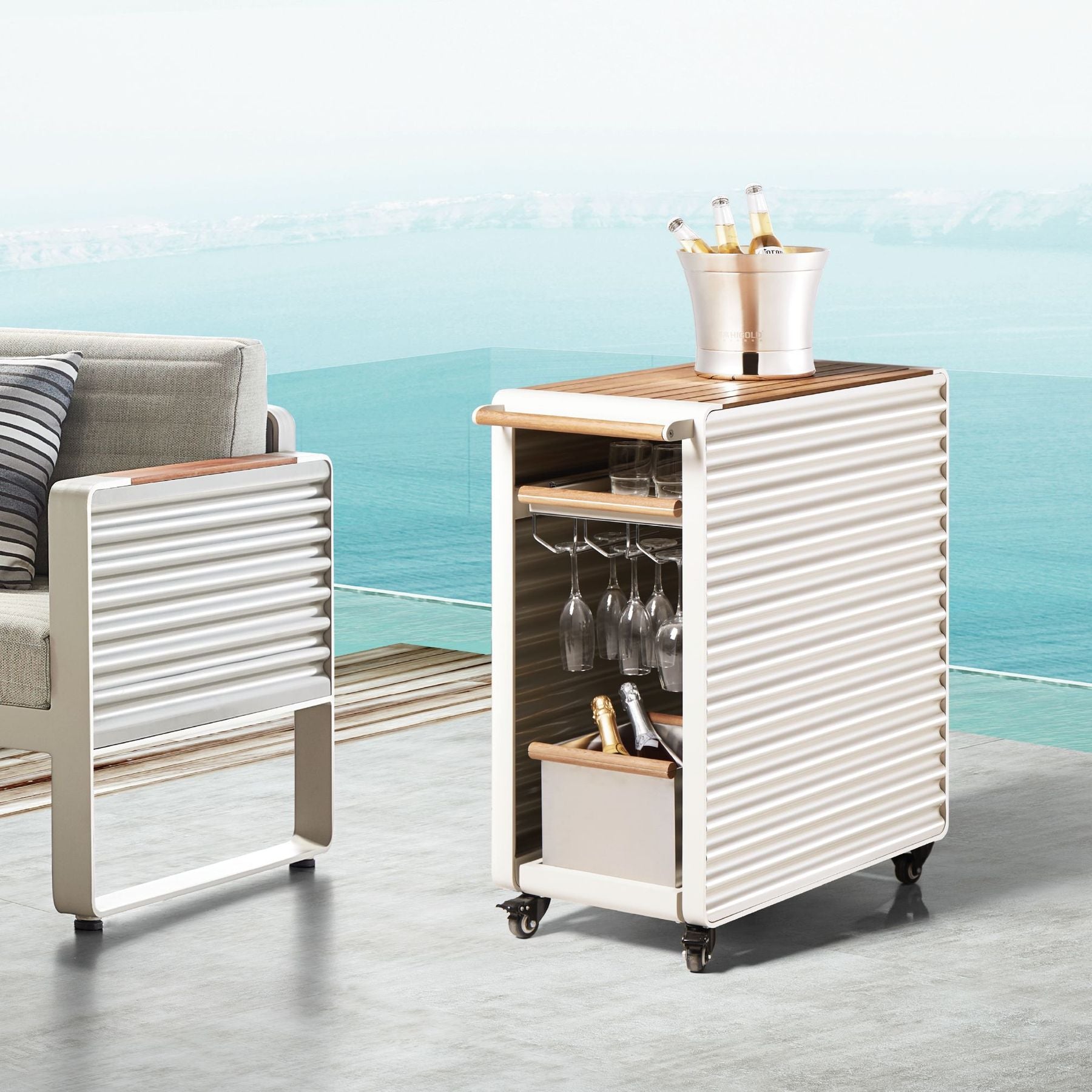 Airport Drinks Trolley - PadioLiving - Airport Drinks Trolley - Outdoor Drinks Trolley - PadioLiving